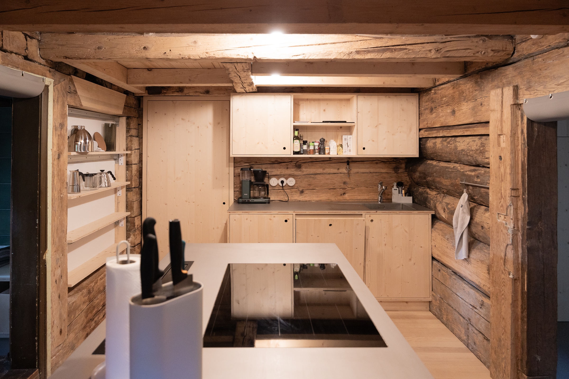 Küche mit Kochinsel im Ferienhaus Hirschberg 231